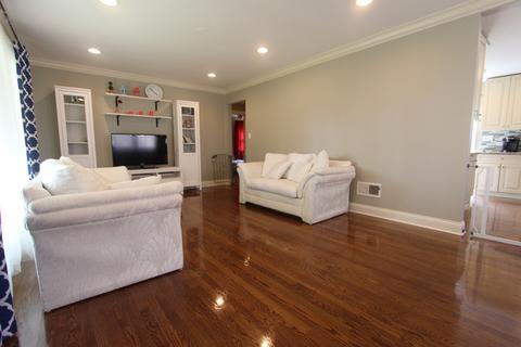 1286 E Walnut Ave, Des Plaines, IL 60016 photo 4