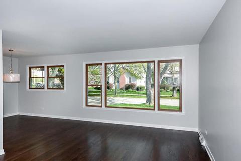 1277 E Walnut Ave, Des Plaines, IL 60016 photo 3