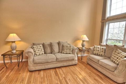 5473 Mcdonough Rd, Hoffman Estates, IL 60192 photo 4