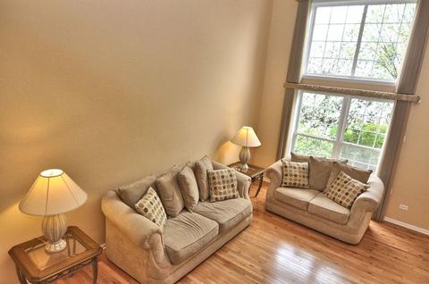 5473 Mcdonough Rd, Hoffman Estates, IL 60192 photo 3