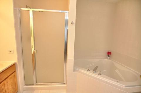 5473 Mcdonough Rd, Hoffman Estates, IL 60192 photo 13