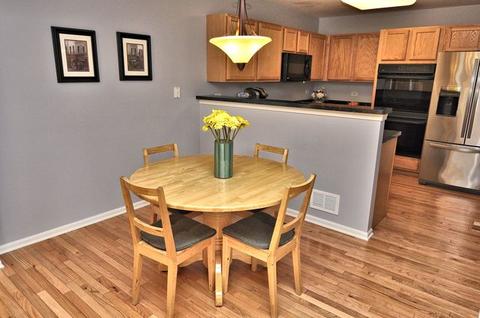 5473 Mcdonough Rd, Hoffman Estates, IL 60192 photo 9