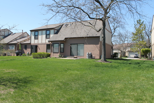4531 Olmstead Dr, Hoffman Estates, IL 60192 photo 12