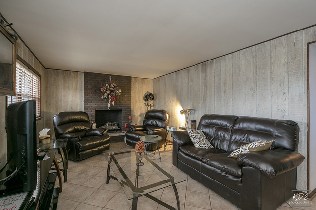 7828 Sugarbush Ln, Willowbrook, IL 60527 photo 10