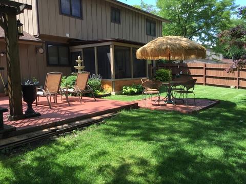 565 E Devon Ave, Roselle, IL 60172 photo 14