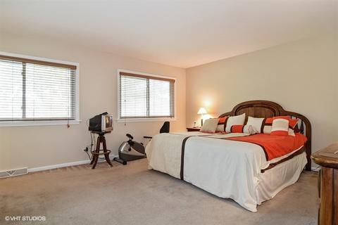565 E Devon Ave, Roselle, IL 60172 photo 7