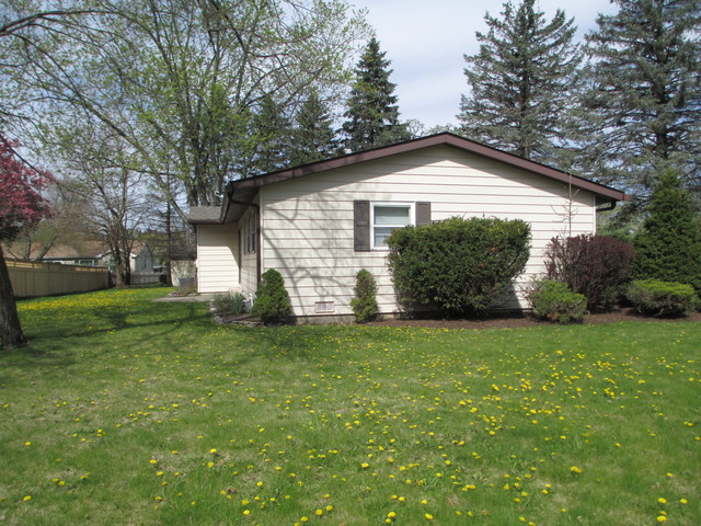 4717 Chesterfield Dr, Mchenry, IL 60050 photo 23