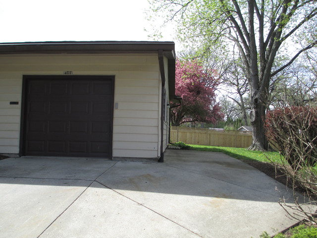 4717 Chesterfield Dr, Mchenry, IL 60050 photo 19