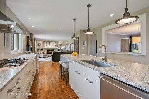 175 Dickinson Dr, Wheaton, IL 60189 photo 5
