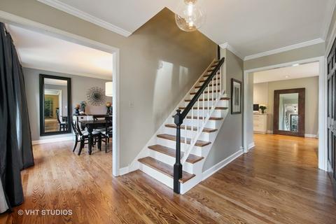 175 Dickinson Dr, Wheaton, IL 60189 photo 3