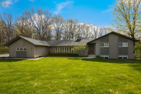5 N545 Robin Ln, Wayne, IL 60184 photo 1