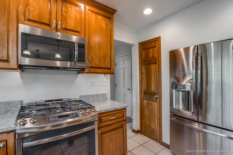 883 Dorset Dr, Wheaton, IL 60189 photo 5