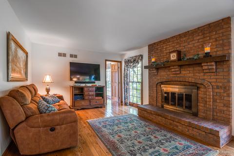 883 Dorset Dr, Wheaton, IL 60189 photo 8