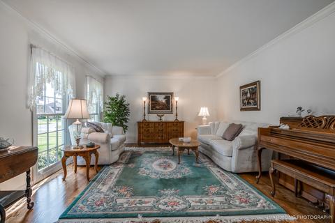883 Dorset Dr, Wheaton, IL 60189 photo 9