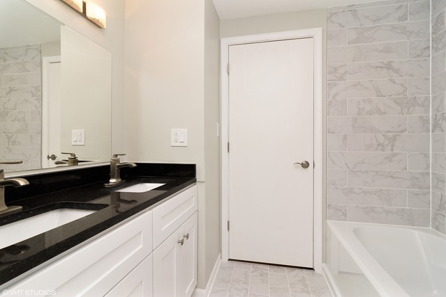 2078 Danbury Pl, Hoffman Estates, IL 60169 photo 8