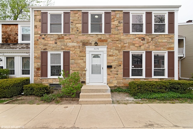 2078 Danbury Pl, Hoffman Estates, IL 60169 photo 1