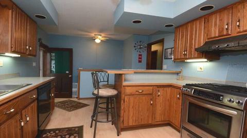 8 Sunset Ln, Algonquin, IL 60102 photo 4
