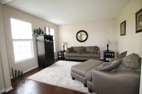 575 Waterford Rd, Elgin, IL 60124 photo 3