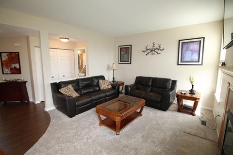 575 Waterford Rd, Elgin, IL 60124 photo 9