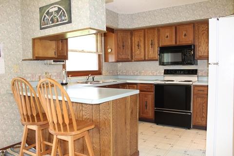16151 Ridgewood Dr, Morrison, IL 61270 photo 2