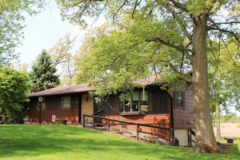16151 Ridgewood Dr, Morrison, IL 61270 photo 1