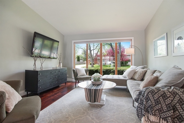 3806 Bluebird Ln, Rolling Meadows, IL 60008 photo 3