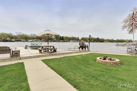 201 N Emerald Dr, Mchenry, IL 60051 photo 2