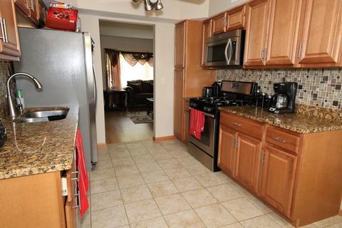 930 Blaze Trl, Wheeling, IL 60090 photo 9
