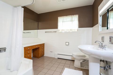 8633 Parkview Ave, Brookfield, IL 60513 photo 15
