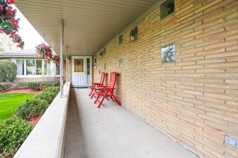 8633 Parkview Ave, Brookfield, IL 60513 photo 3