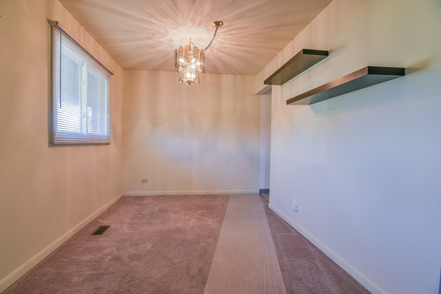 1195 Ash Rd, Hoffman Estates, IL 60169 photo 5