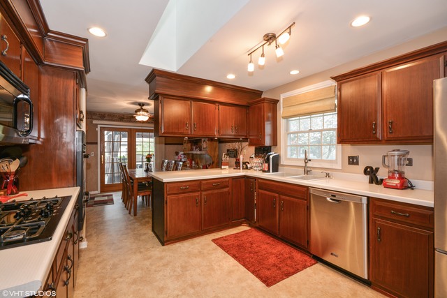 2095 Royal Blvd, Elgin, IL 60123 photo 2