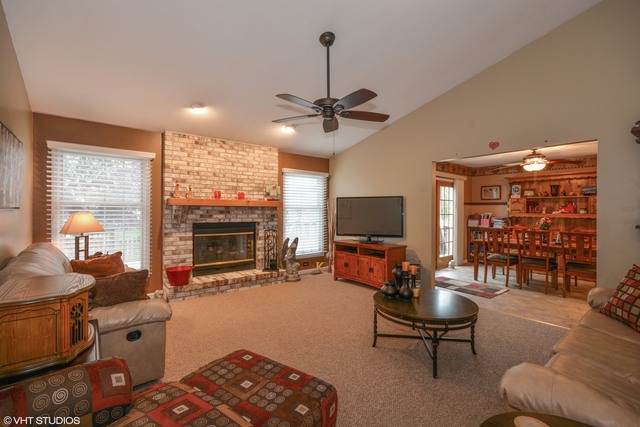 2095 Royal Blvd, Elgin, IL 60123 photo 8