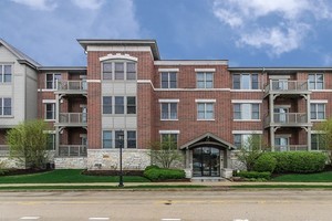 271 E Railroad Ave #103, Bartlett, IL 60103 photo 1