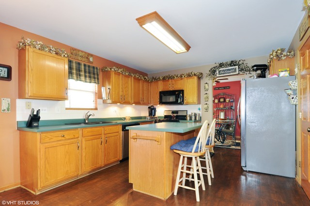 1302 Brookfield Dr, Plainfield, IL 60586 photo 3