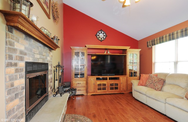 1302 Brookfield Dr, Plainfield, IL 60586 photo 5