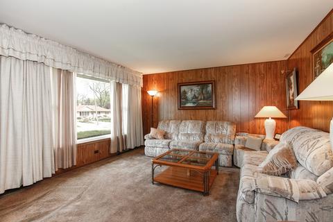 7132 S Thomas Ave, Bridgeview, IL 60455 photo 2