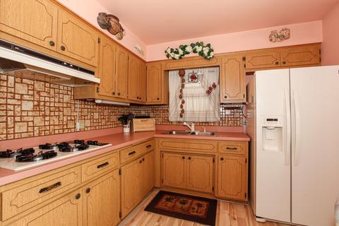 7132 S Thomas Ave, Bridgeview, IL 60455 photo 5