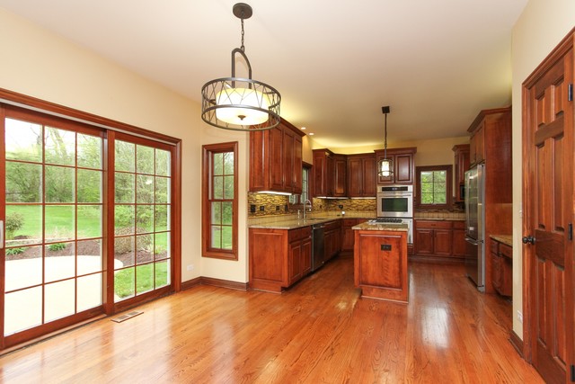 5808 Whiting Dr, Mchenry, IL 60050 photo 9