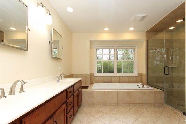 5808 Whiting Dr, Mchenry, IL 60050 photo 12