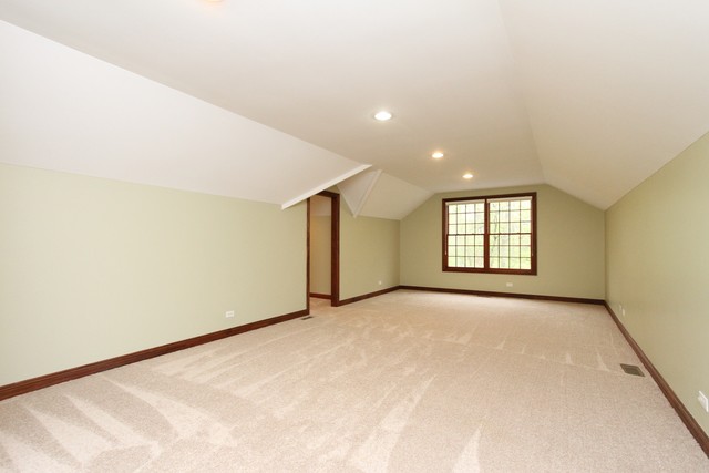 5808 Whiting Dr, Mchenry, IL 60050 photo 21