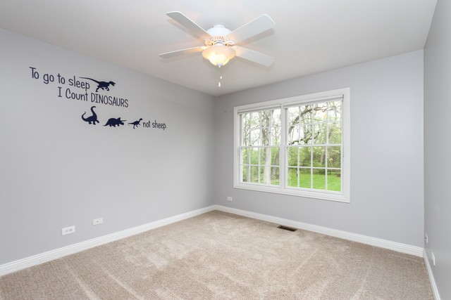 5808 Whiting Dr, Mchenry, IL 60050 photo 13