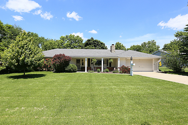 413 Parkway Dr, Wheaton, IL 60187 photo 1