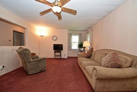 2117 Maple Rd, Joliet, IL 60432 photo 2