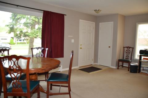 2360 Cedar St, Des Plaines, IL 60018 photo 4