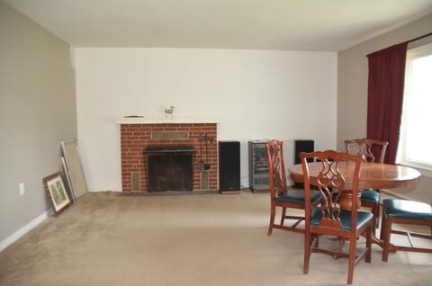 2360 Cedar St, Des Plaines, IL 60018 photo 2