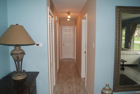 730 Olive St, Hoffman Estates, IL 60169 photo 4