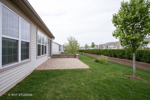 2876 Edgewater Dr, Elgin, IL 60124 photo 11