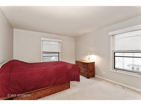 1901 Gresham Cir #B, Wheaton, IL 60189 photo 8