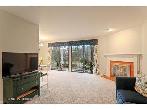 1901 Gresham Cir #B, Wheaton, IL 60189 photo 2